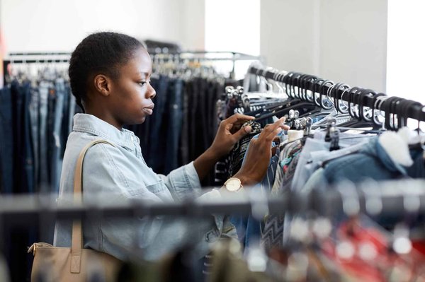Top 4 des astuces pour acheter ses vêtements moins cher