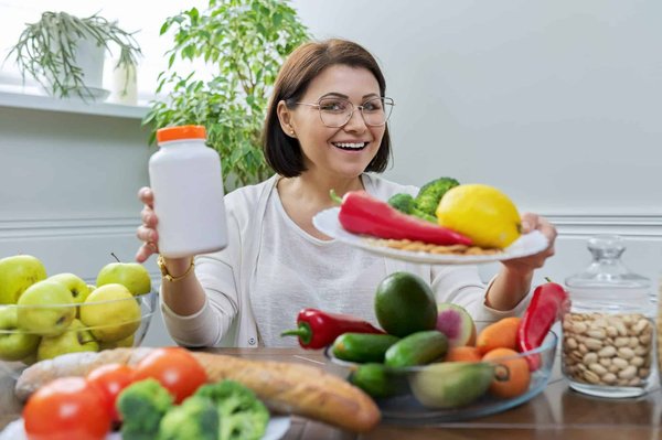 Compléments alimentaires & soins anti-âge : quel produit choisir ?